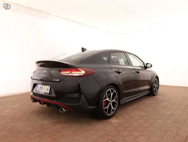 Hyundai Fastback N 2,0 T-GDI 275 hv 6MT Performance Pack - 1. omistajalta, Suomi-auto, Tehdastakuu - J. autoturva - Ilmainen kotiintoimitus Image 2